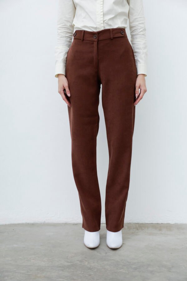 Pantalón tiro alto sarguita gamuzado