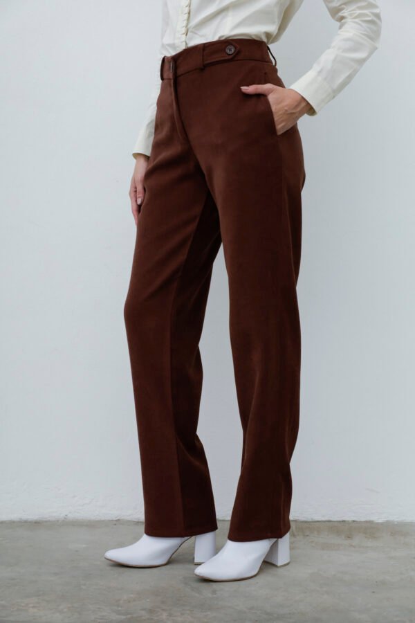 Pantalón tiro alto sarguita gamuzado - Imagen 2